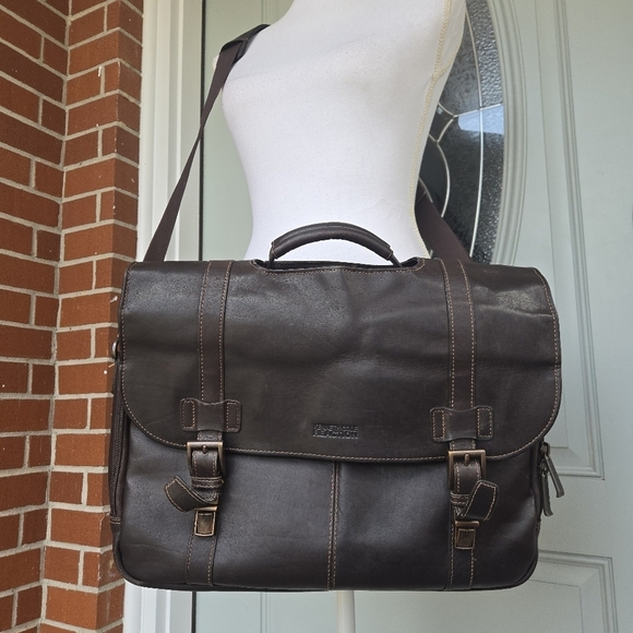 Kenneth Cole Reaction Show Business 16" Leather Business Laptop Messenger Bag - Picture 1 of 16